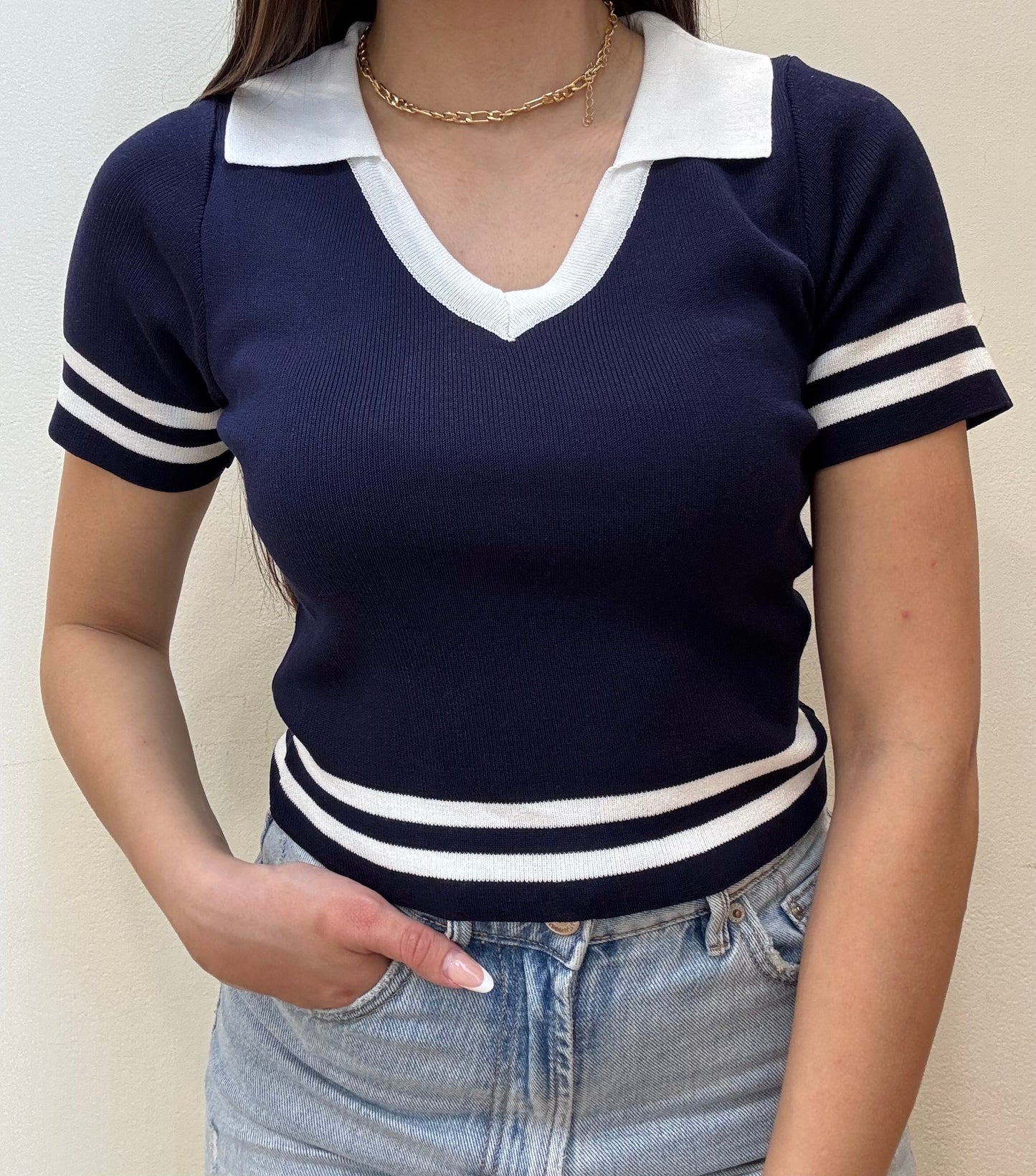 MAGLIA IN FILO SCOLLO V
