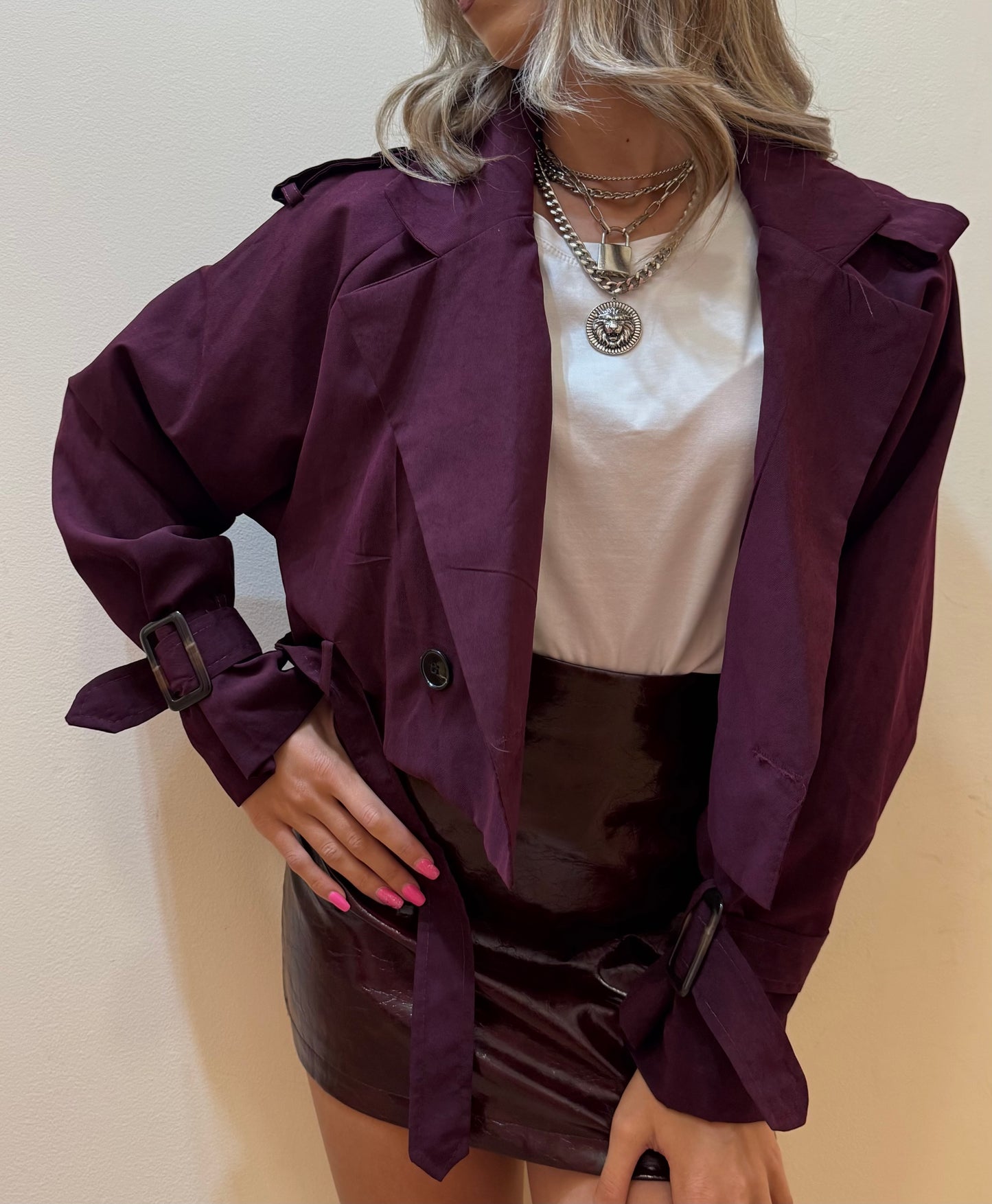 TRENCH CORTO
