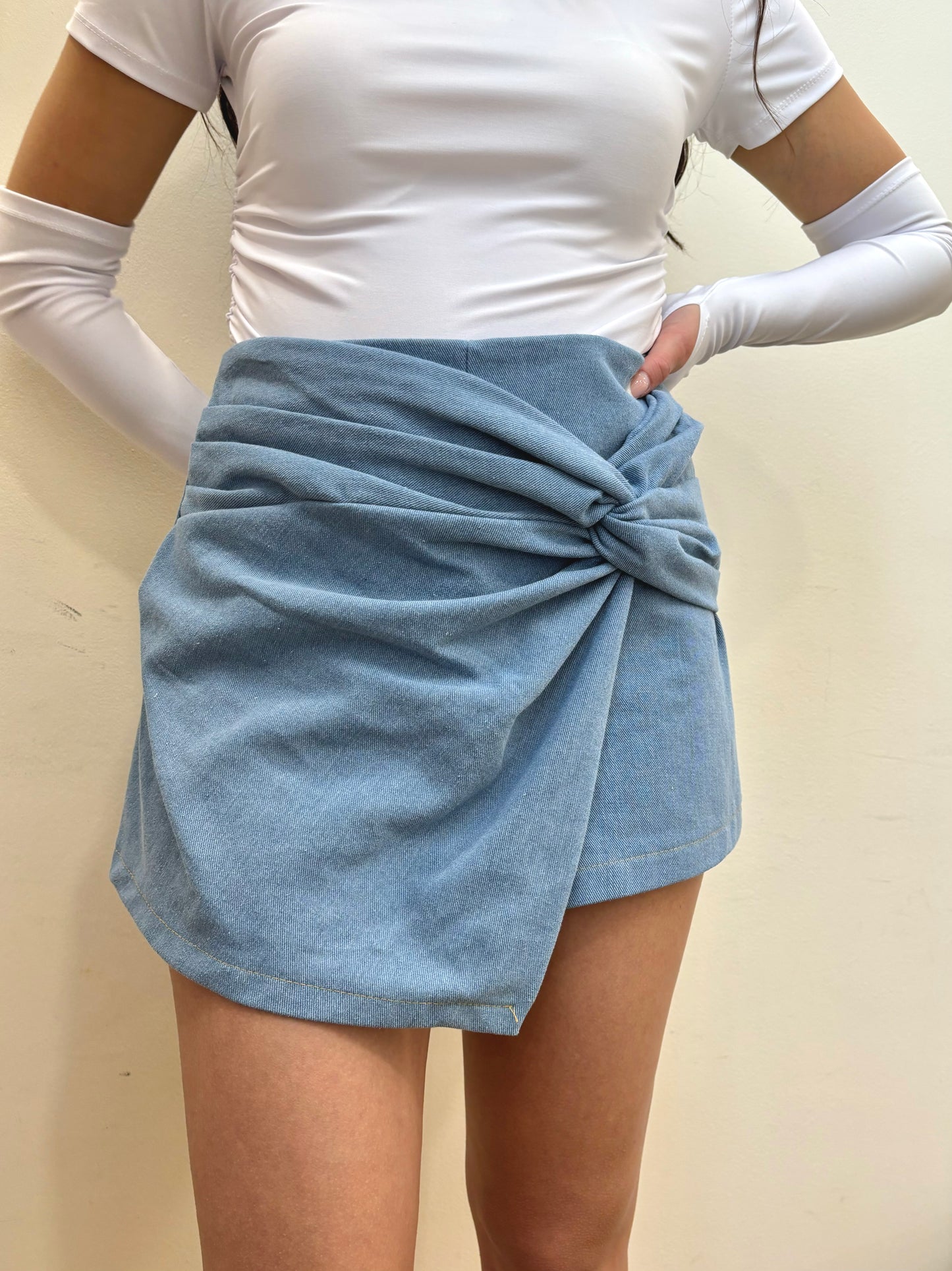 SHORTS NODO DENIM CHIARO