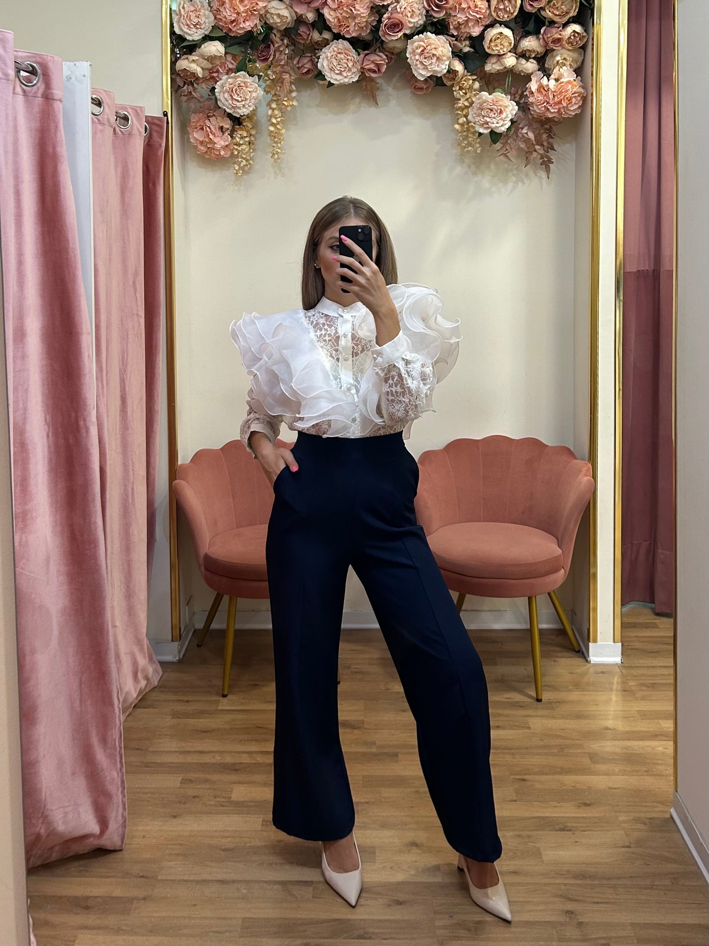 BLUSA IN PIZZO CON VOLANT IN ORGANZA