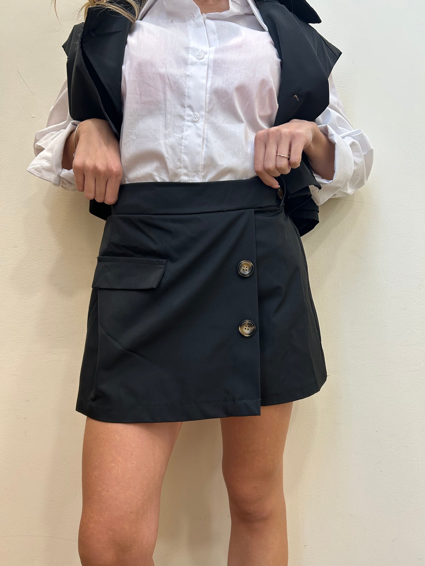 SHORTS CORTO