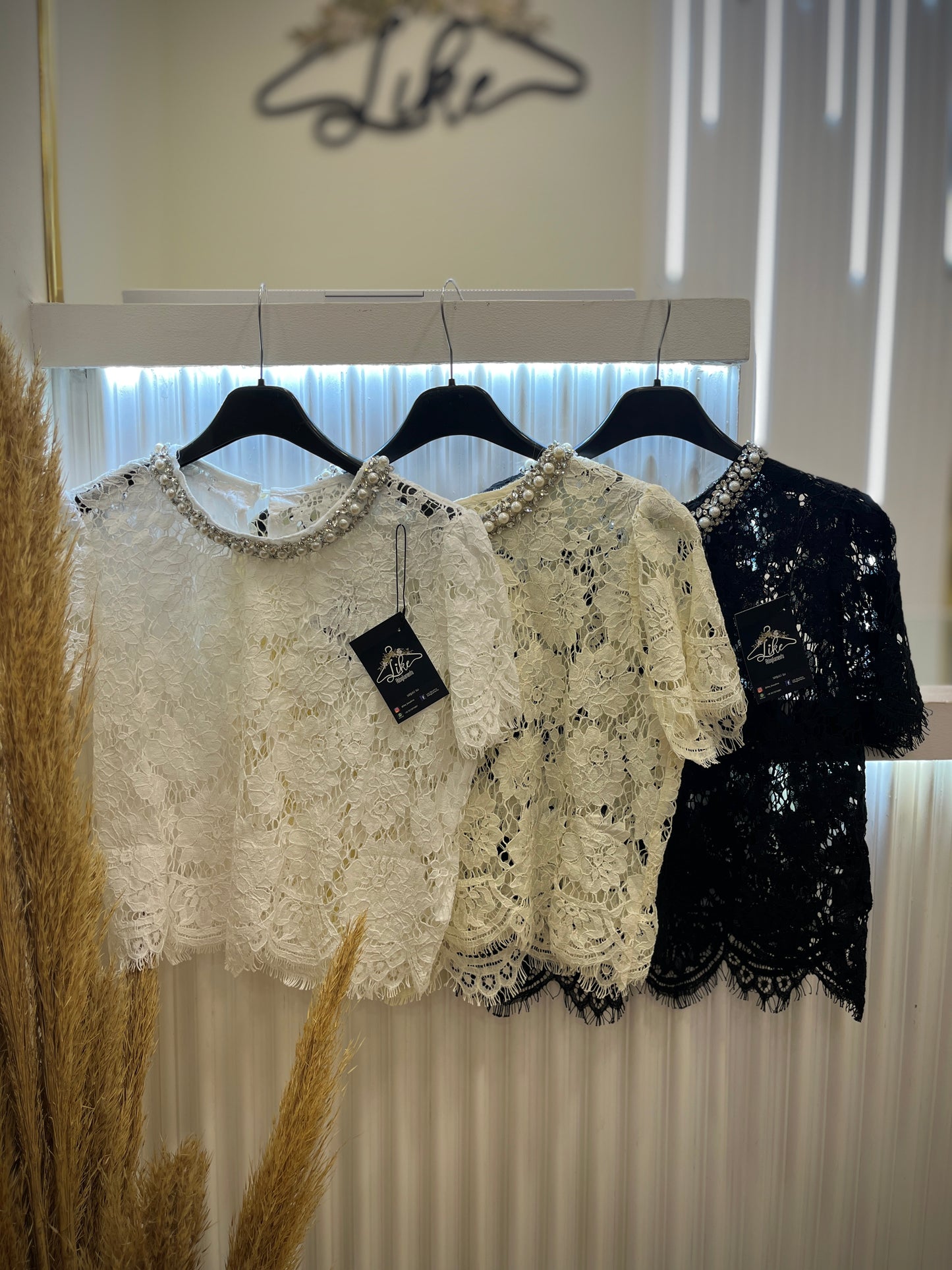 MAGLIA PIZZO COLLO GIOIELLO